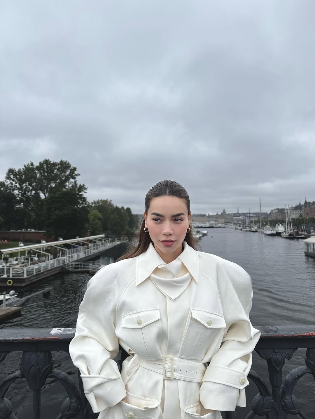Lady White Cargo Shirt Jacket  - Women'S Fashion Utility Jacket review and price